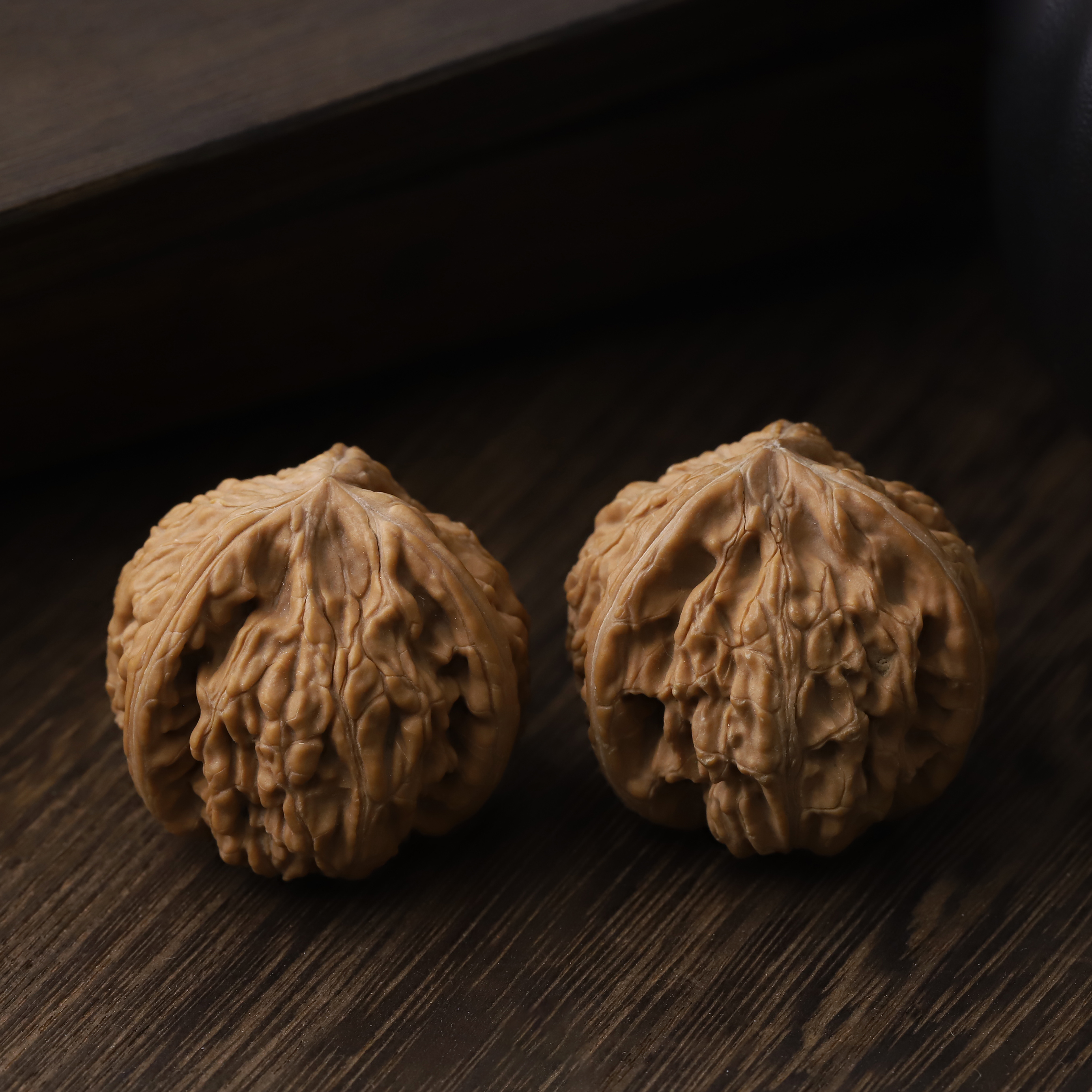 S1204*3【玉龙粗筋三棱】文玩核桃手把件