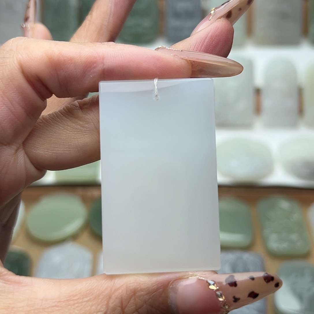 开***火和田玉未镶嵌颈饰