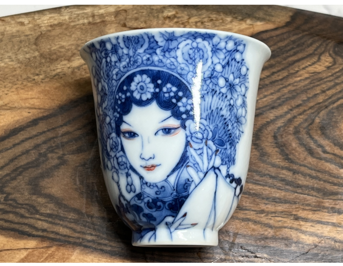青花花旦人物主人杯纯手工手绘、容量80左右
