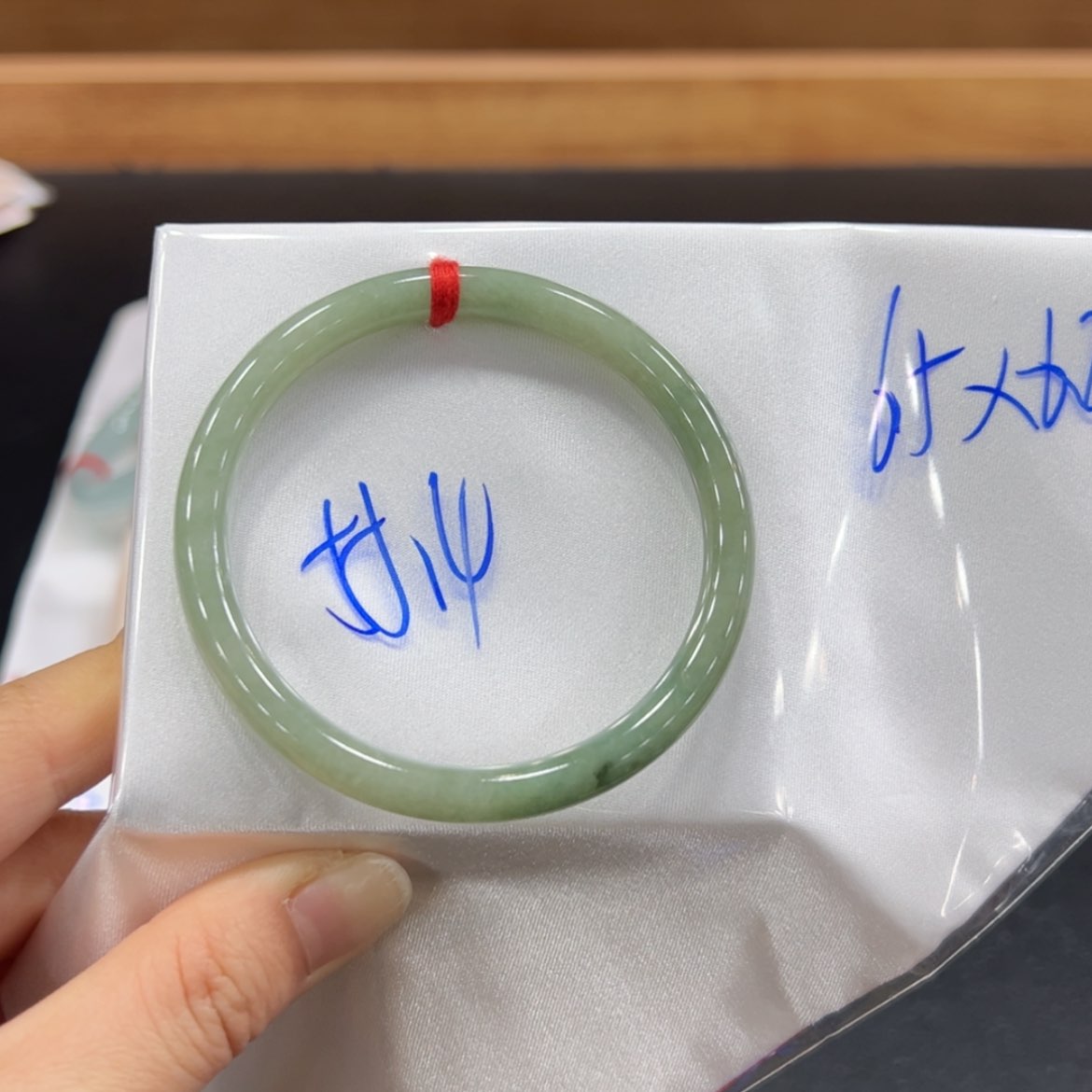 【闪购商品】翡翠手镯未镶嵌手镯