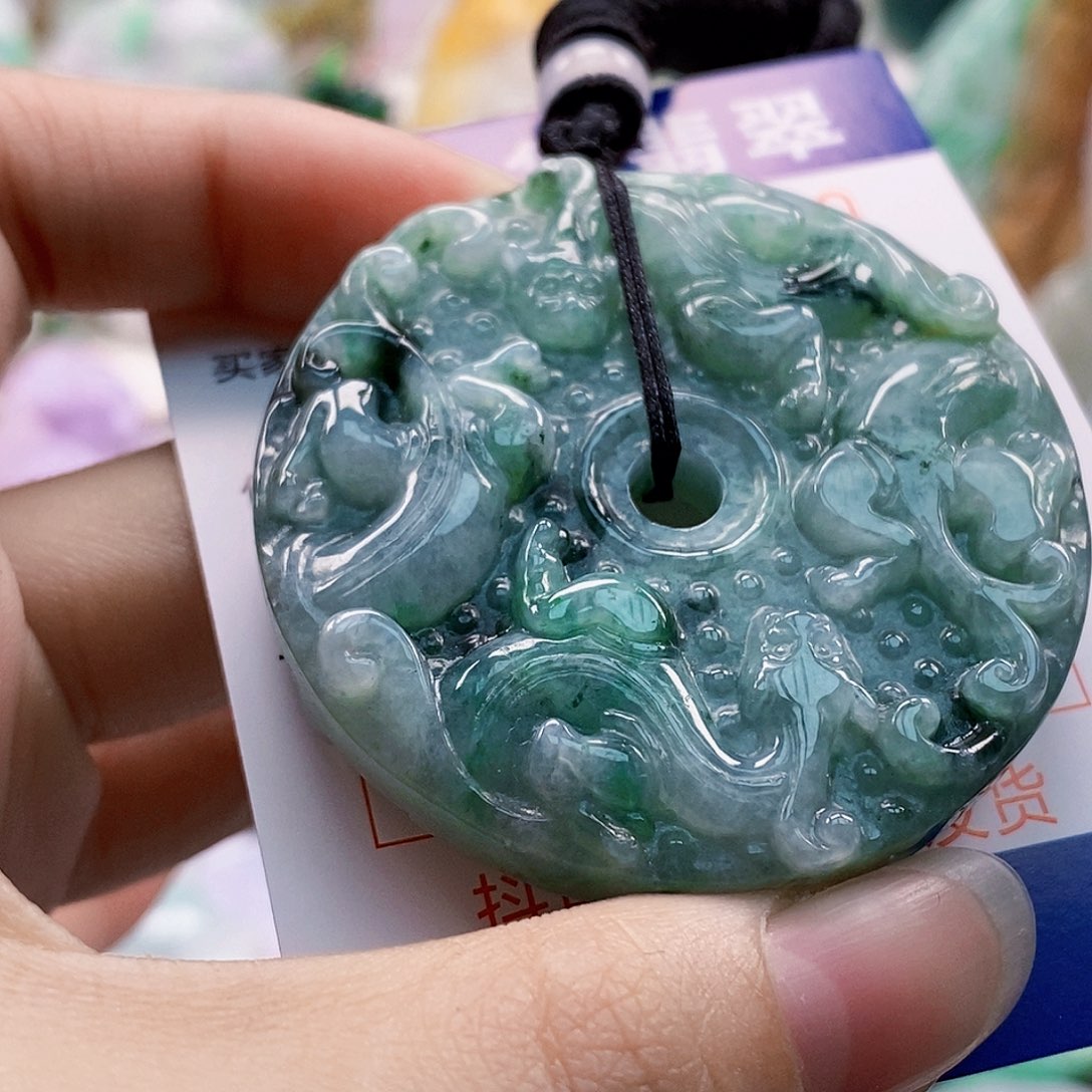 吊坠(不含链)未镶嵌翡翠