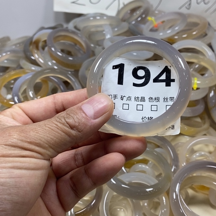 玛瑙/玉髓未镶嵌手镯