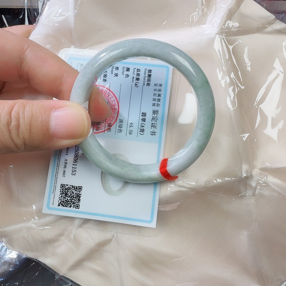 翡翠未镶嵌手镯aaaa