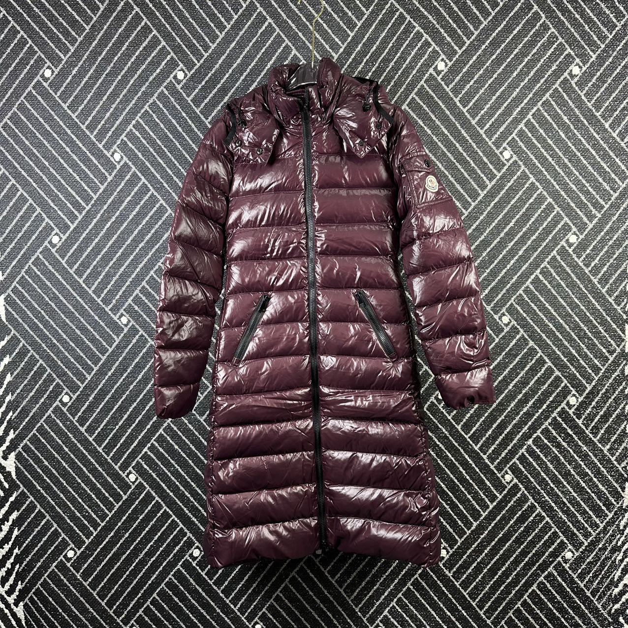 99新 MONCLER 酒红色女款moka/00码/18169/2880
