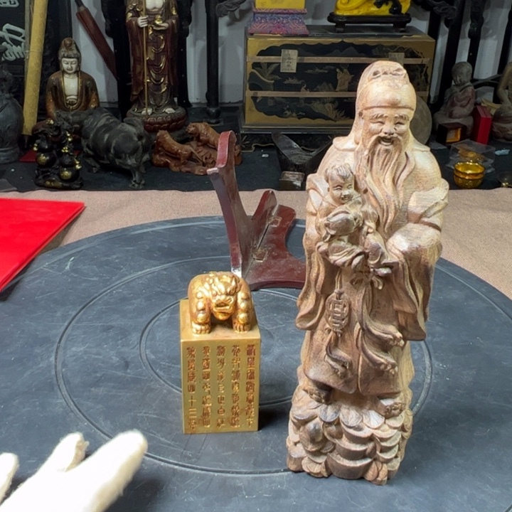 精品摆件工艺品等