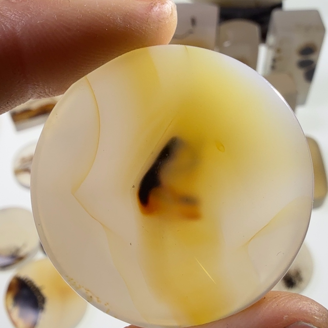 玛瑙/玉髓未镶嵌珠宝半成品