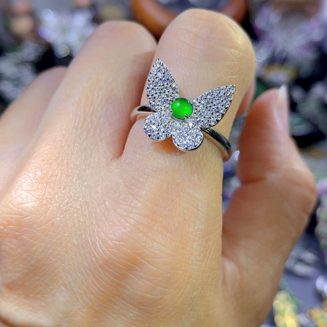 翡翠颈饰银S925镶嵌天然翡翠