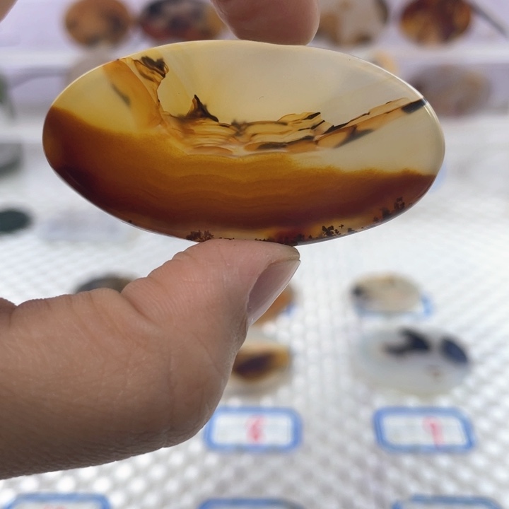 玛瑙/玉髓颈饰未镶嵌