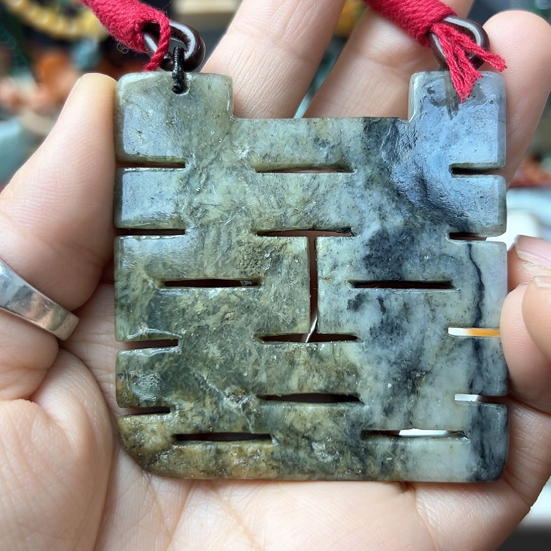 翡翠手链未镶嵌沧桑需包容