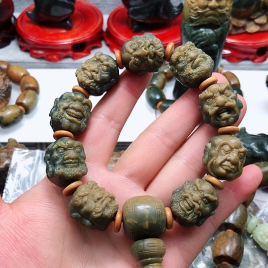 岫岩河磨玉（透闪石质玉）手串未镶嵌走****步