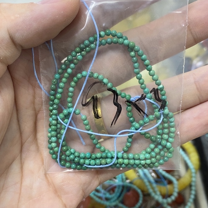 艾***.未镶嵌蜜蜡裸石串