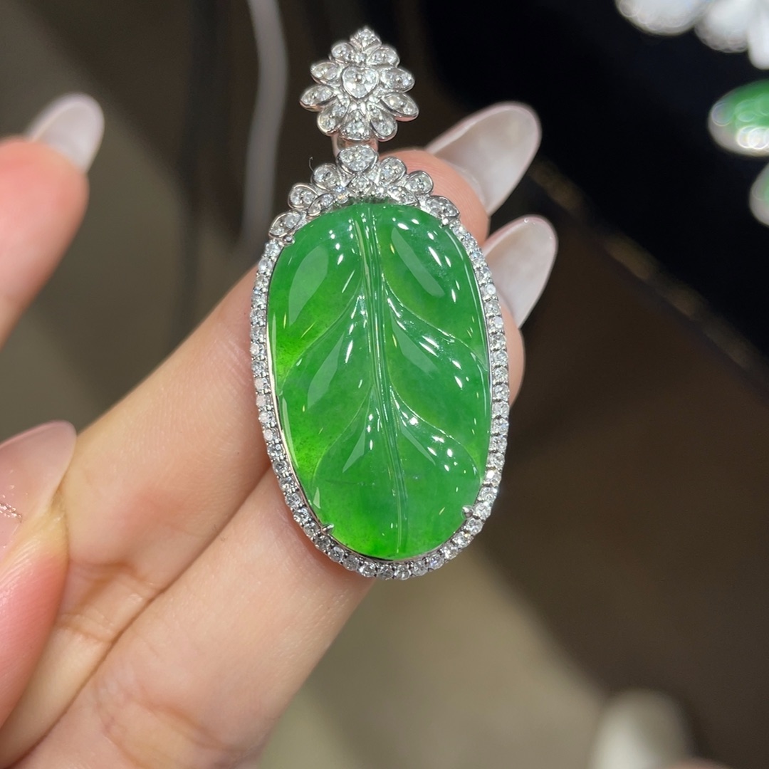 翡翠颈饰18K金镶嵌天然缅甸翡翠a货