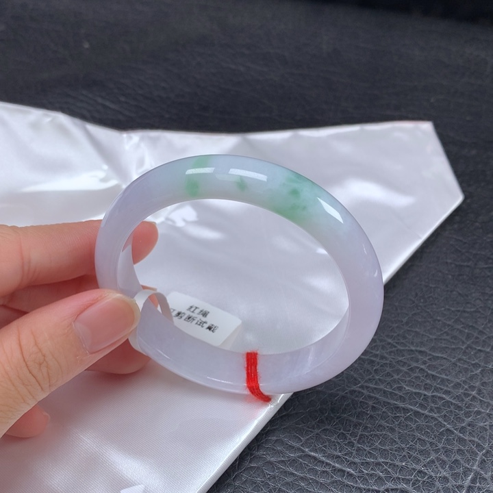 翡翠未镶嵌手镯   