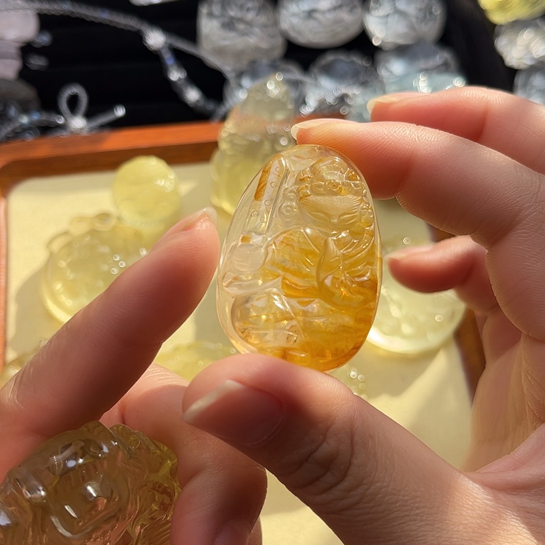 颈饰未镶嵌水晶?****?黄胶花九尾7