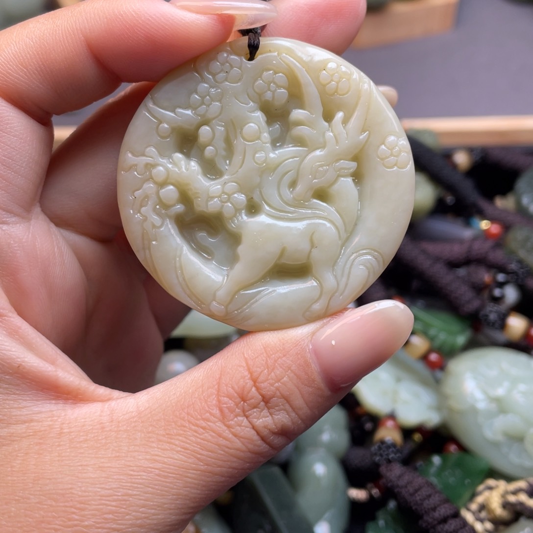 和田玉颈饰未镶嵌