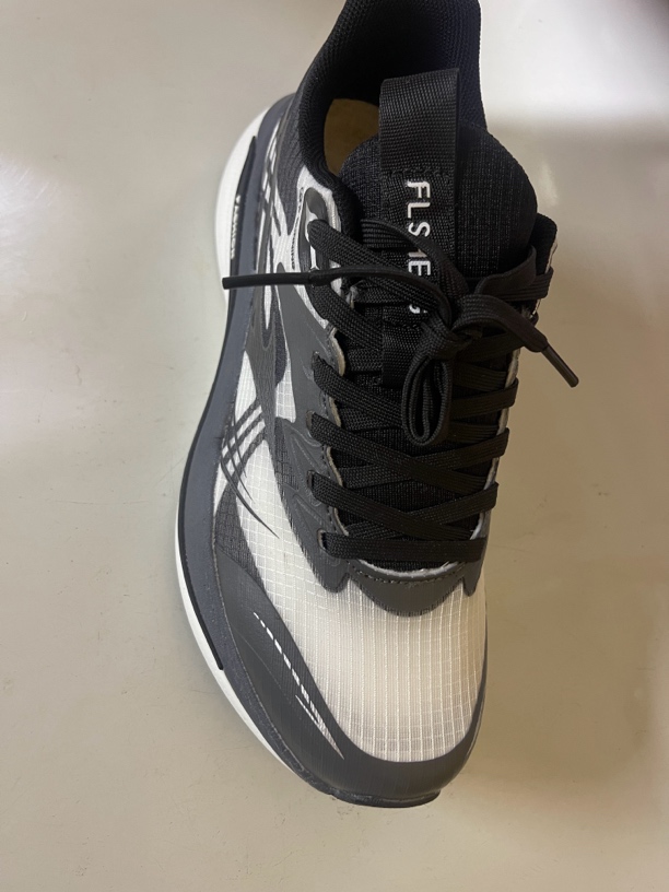 单网透气超轻跑步鞋