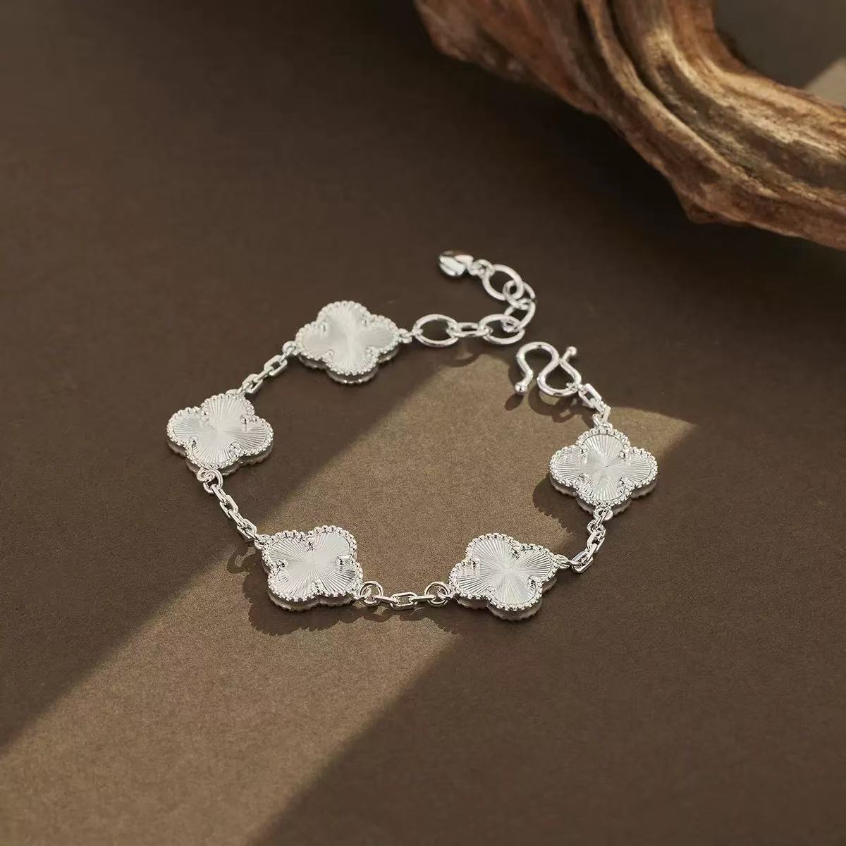 四叶草手链106（无礼盒）