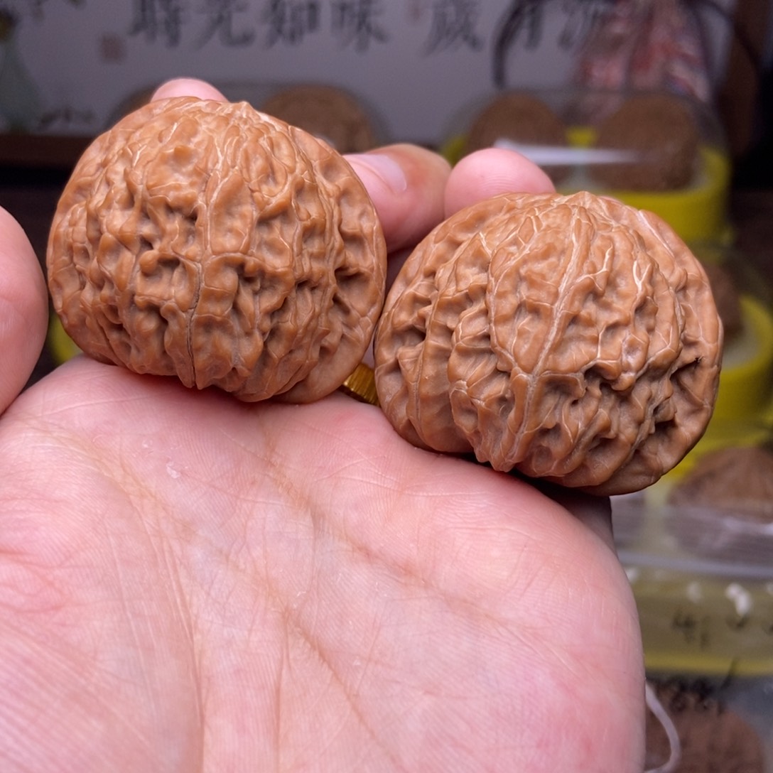 文玩核桃吊坠全品42尺磨盘红皮山地展台品