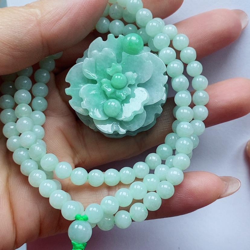 【闪购商品】翡翠颈饰未镶嵌锦****心天然翡翠A货花吊坠项链