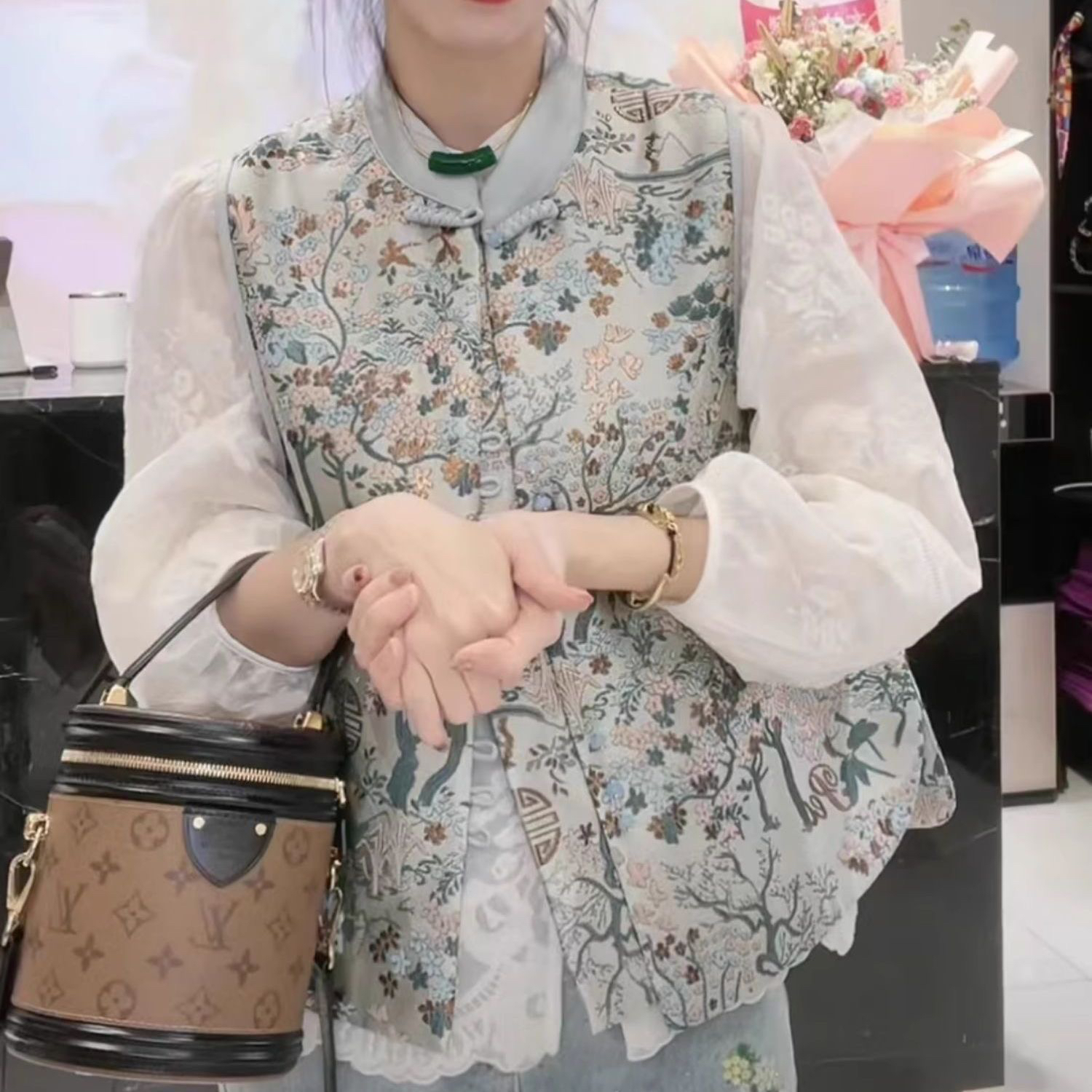 秋季刺绣提花薄款女传统中国风常规款马夹宽松显瘦印花时尚