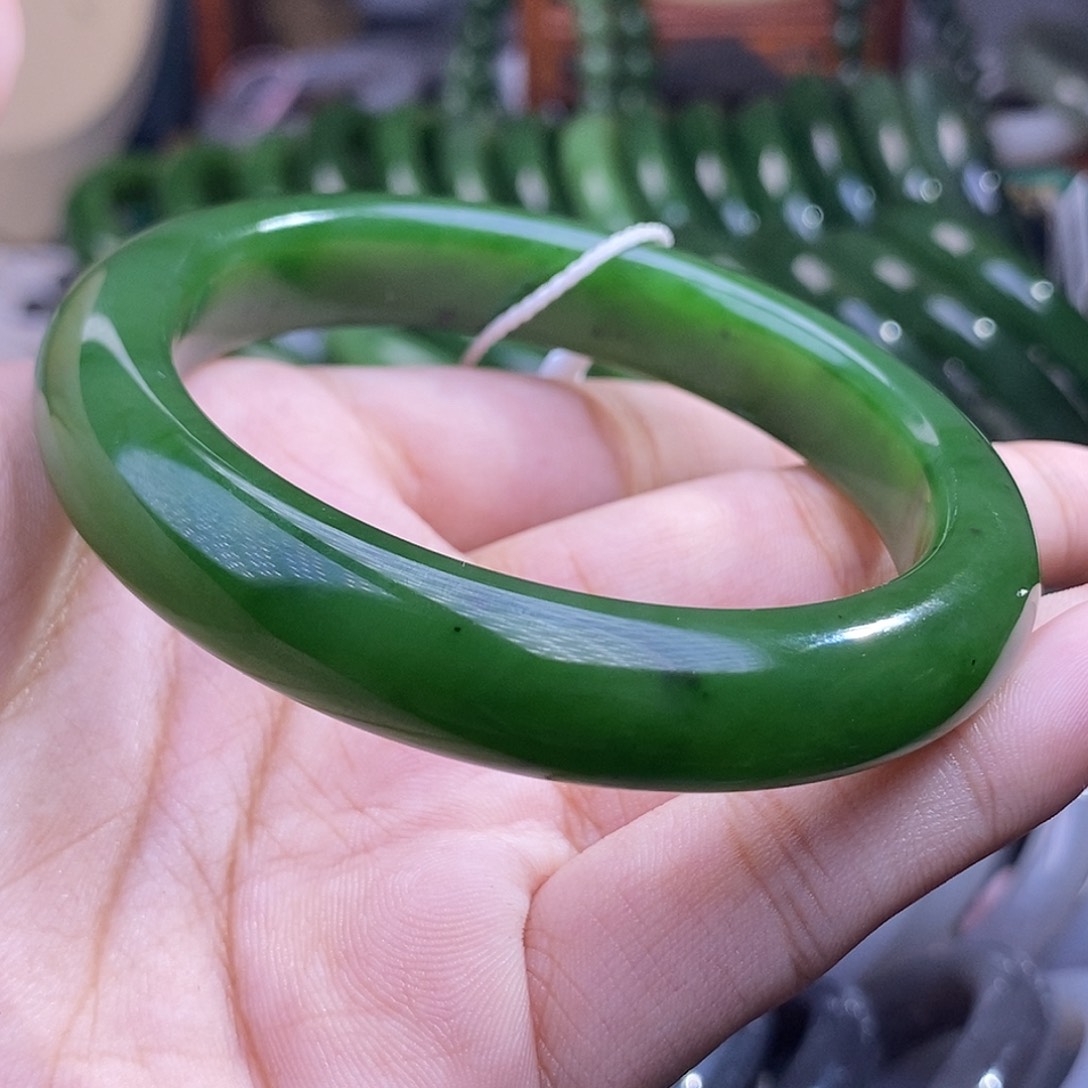 和田玉58.5碧玉猫眼老矿料菠菜绿脂膏手镯未镶嵌