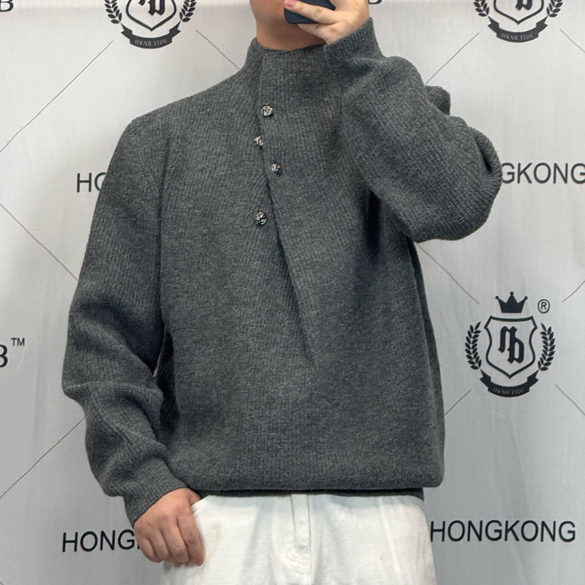 HK&NB x 艺术系 秋冬原创国潮时尚情侣宽松高领金属纽扣针织毛衣