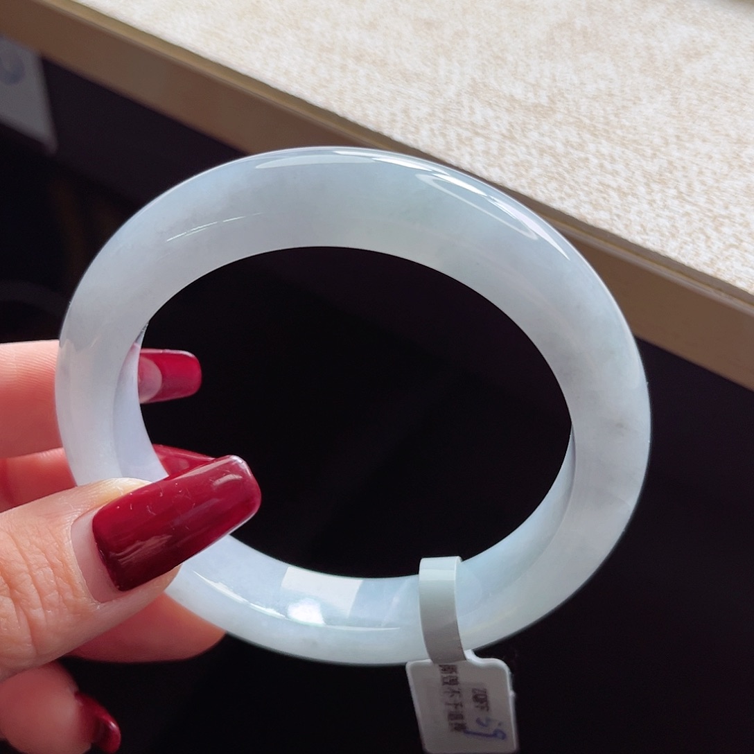 翡翠手镯未镶嵌手镯