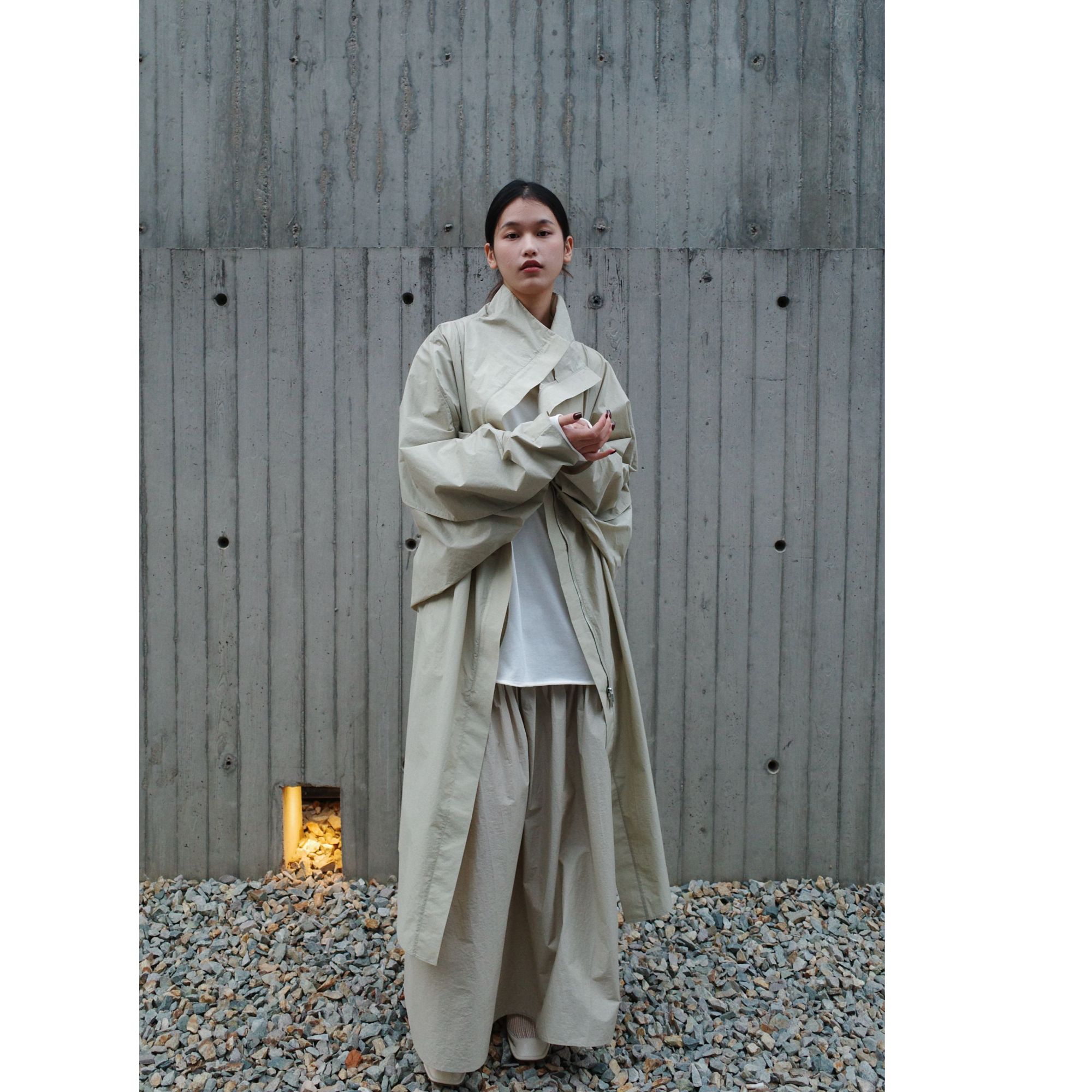 RUOHAN 26早春 卡其色混纺棉阔袖风衣/非七天无理由退换