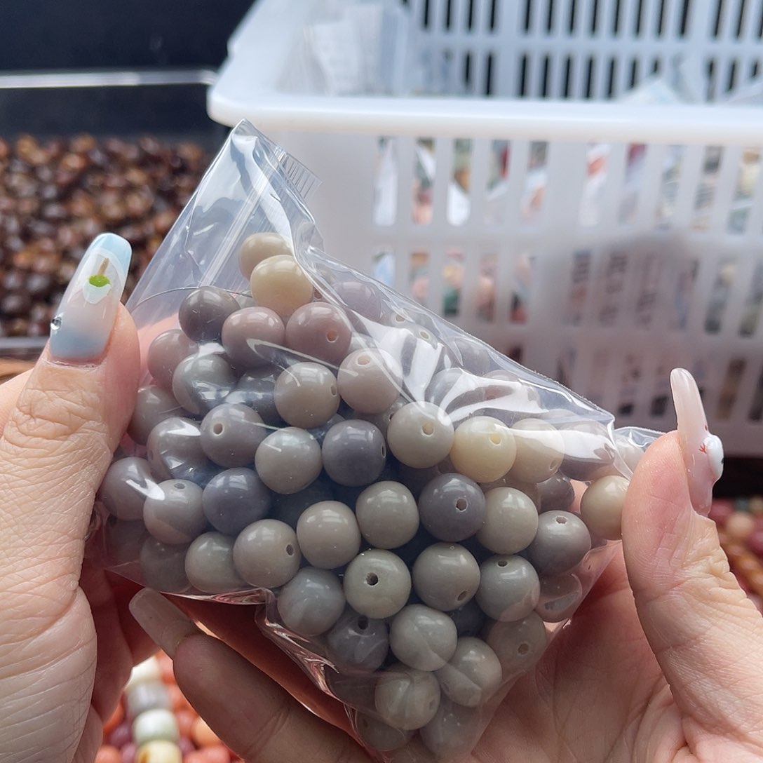 白玉菩提吊坠z微瑕锅底10mm/100颗