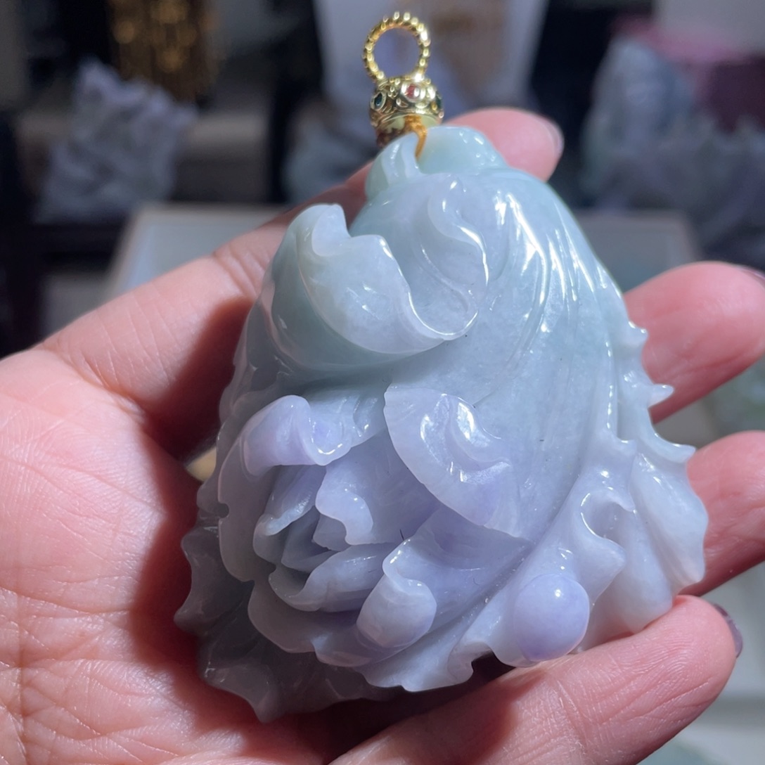 翡翠颈饰未镶嵌翡翠白莱