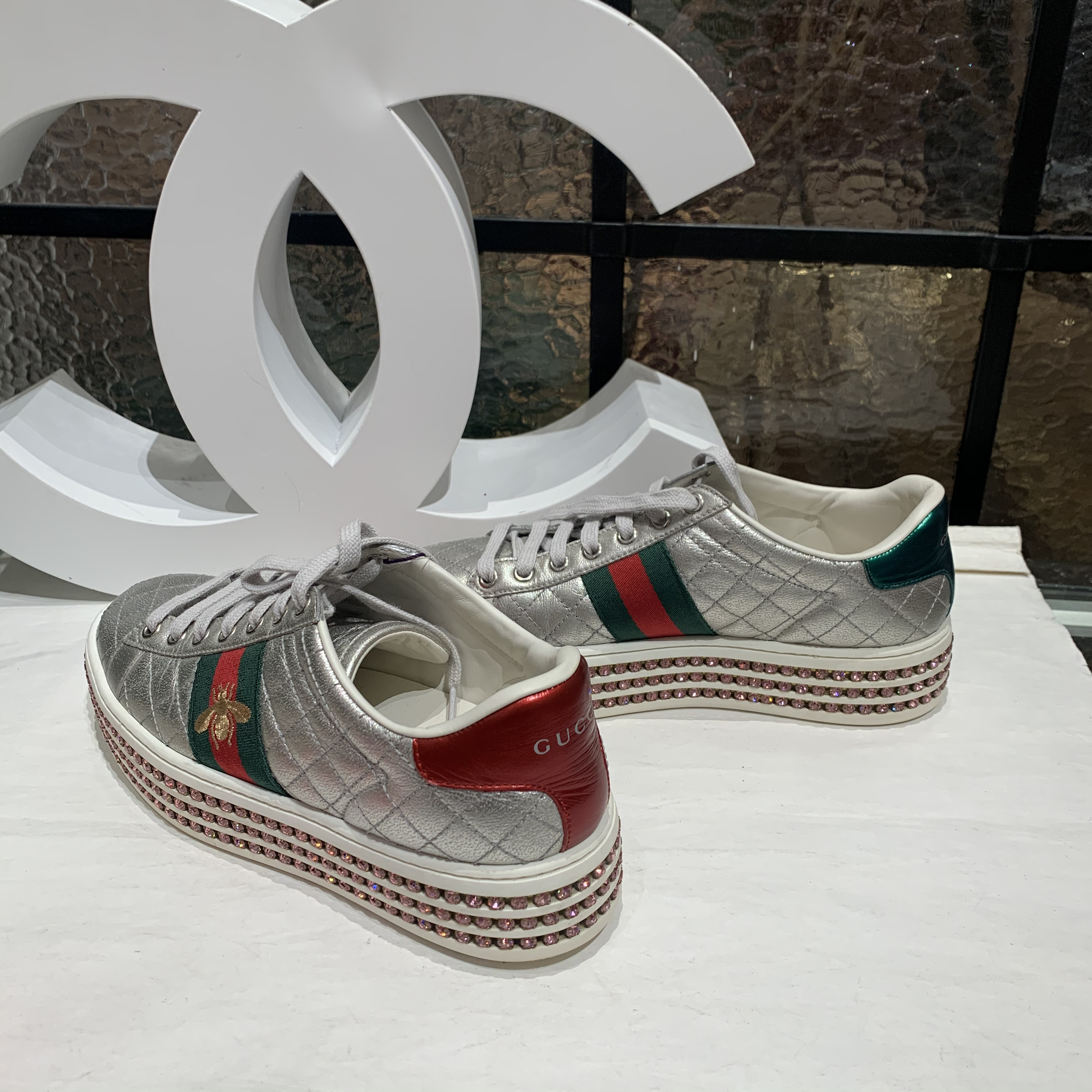 95新 GUCCI/古驰 Gucci小蜜蜂银色水钻休闲鞋 36.5码 25040093-03