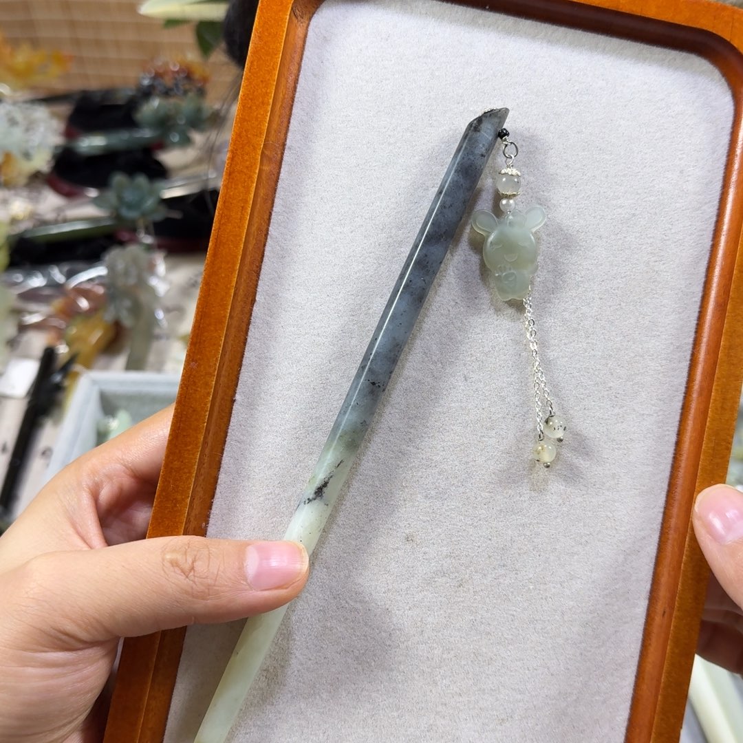 蛇纹石玉未镶嵌发饰