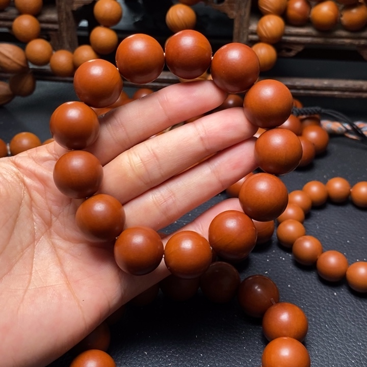 手串橄榄核1.75尺寸树王鸡血红光珠全品