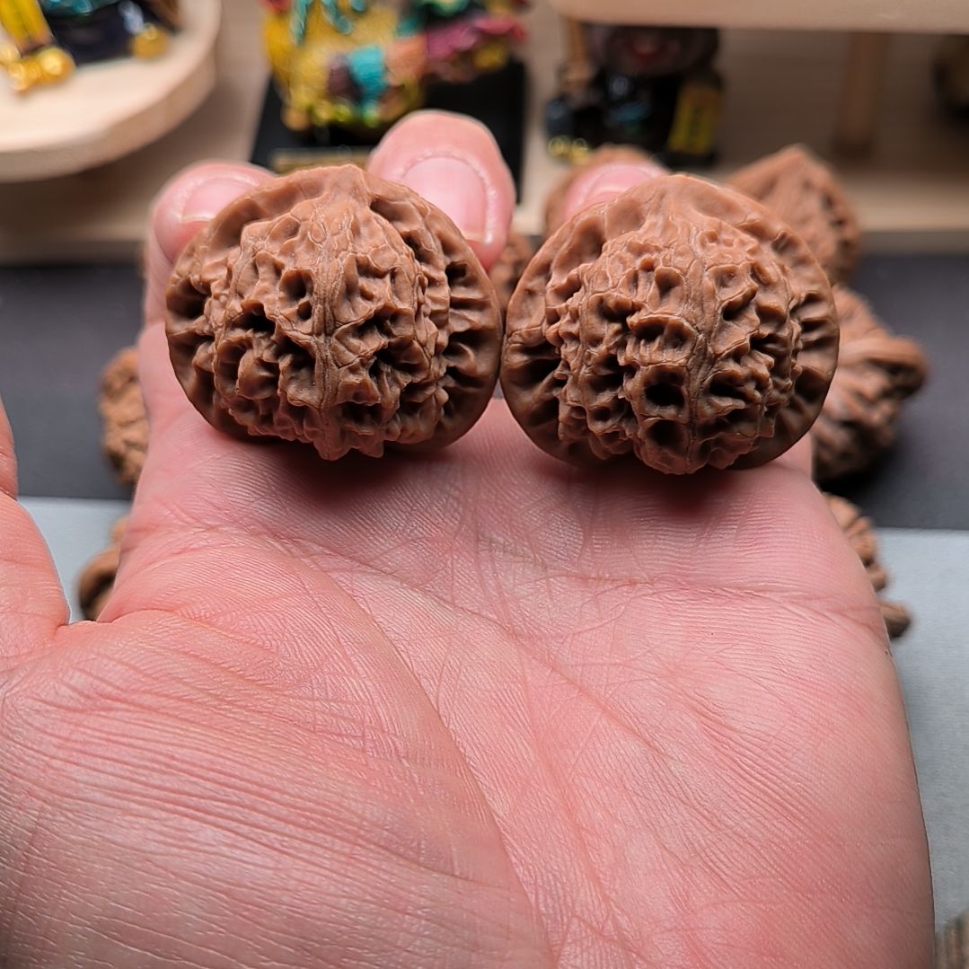 贾***旭吊坠文玩核桃宫灯福利