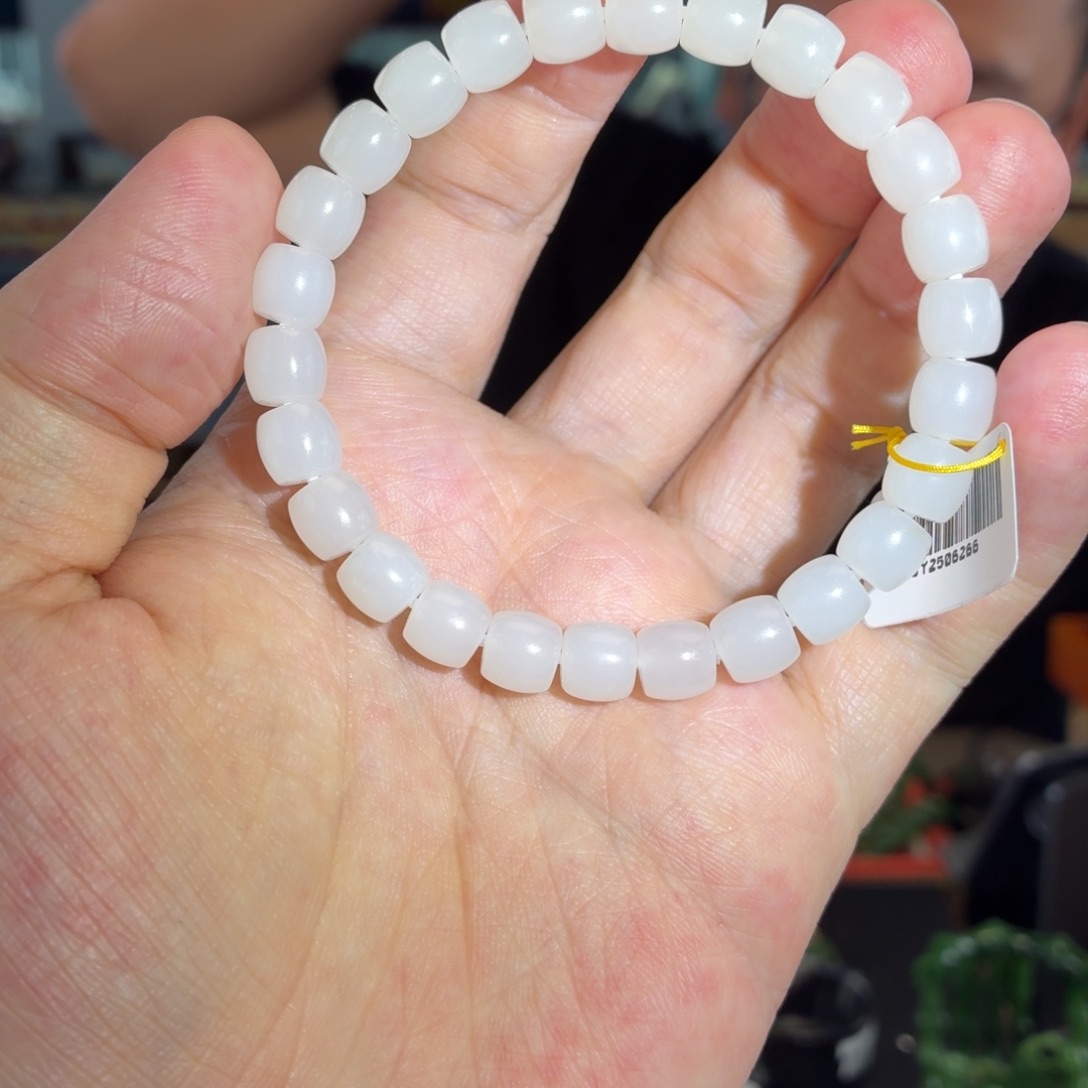 和田玉未镶嵌颈饰单圈