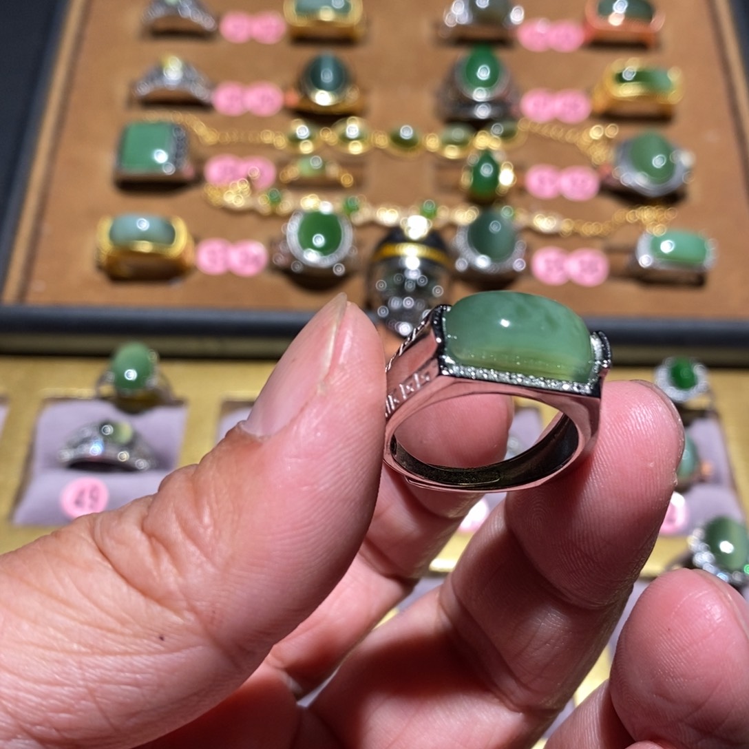 和田玉（碧玉）戒指未镶嵌