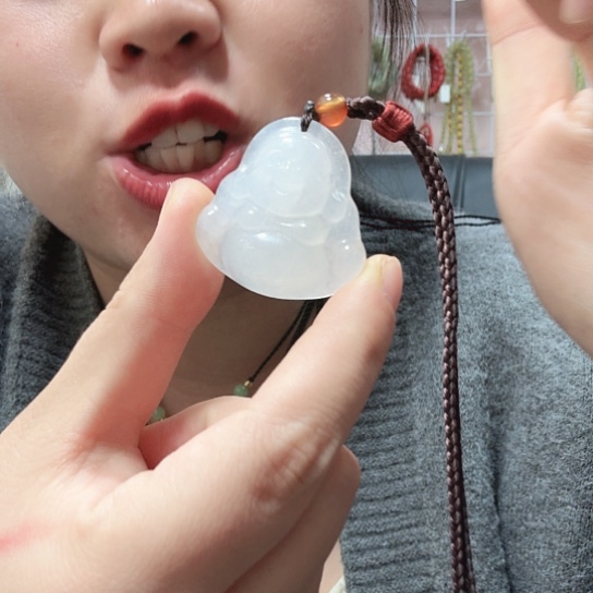 石英质玉未镶嵌颈饰