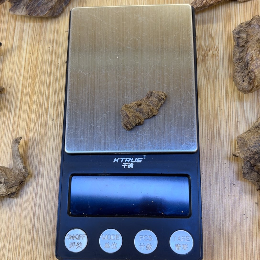 厦***司海南沉水鸡母虫漏0.78克