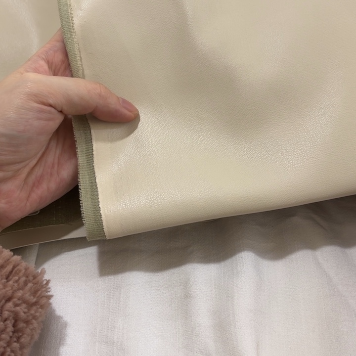 混纺米杏色布底皮1米。 