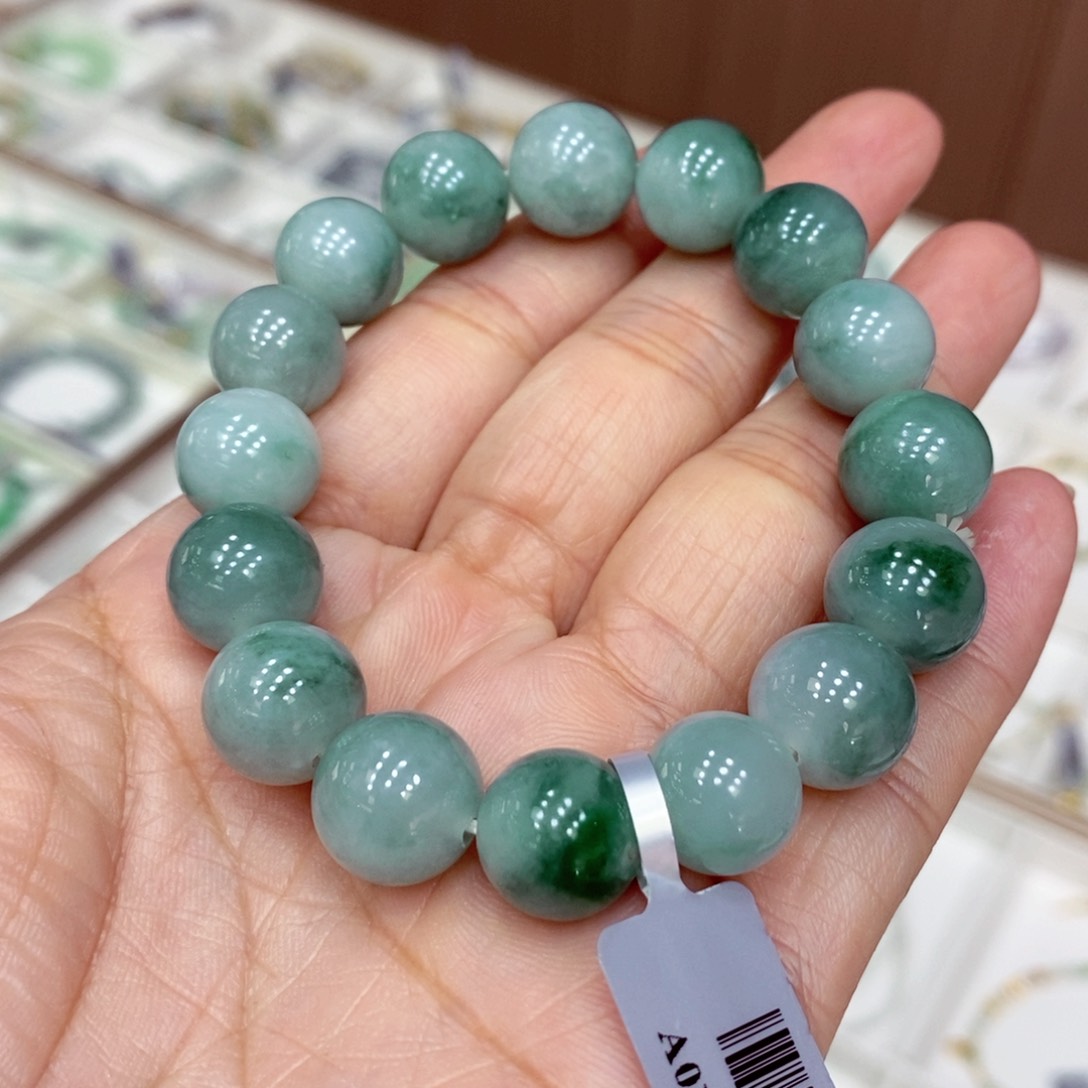 翡翠手串未镶嵌13里