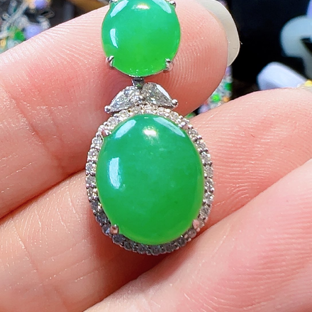 翡翠颈饰18K金镶嵌签收后24小时鉴赏期