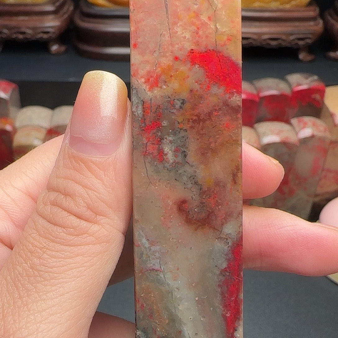 昌化石昌化鸡血石