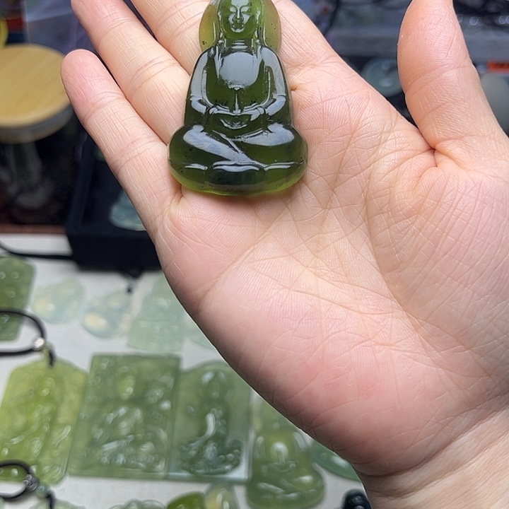 岫玉合金颈饰吊坠