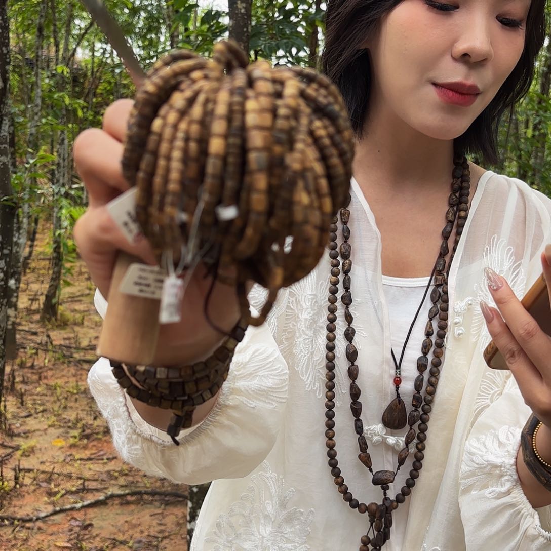 棋楠沉香随形小筒珠