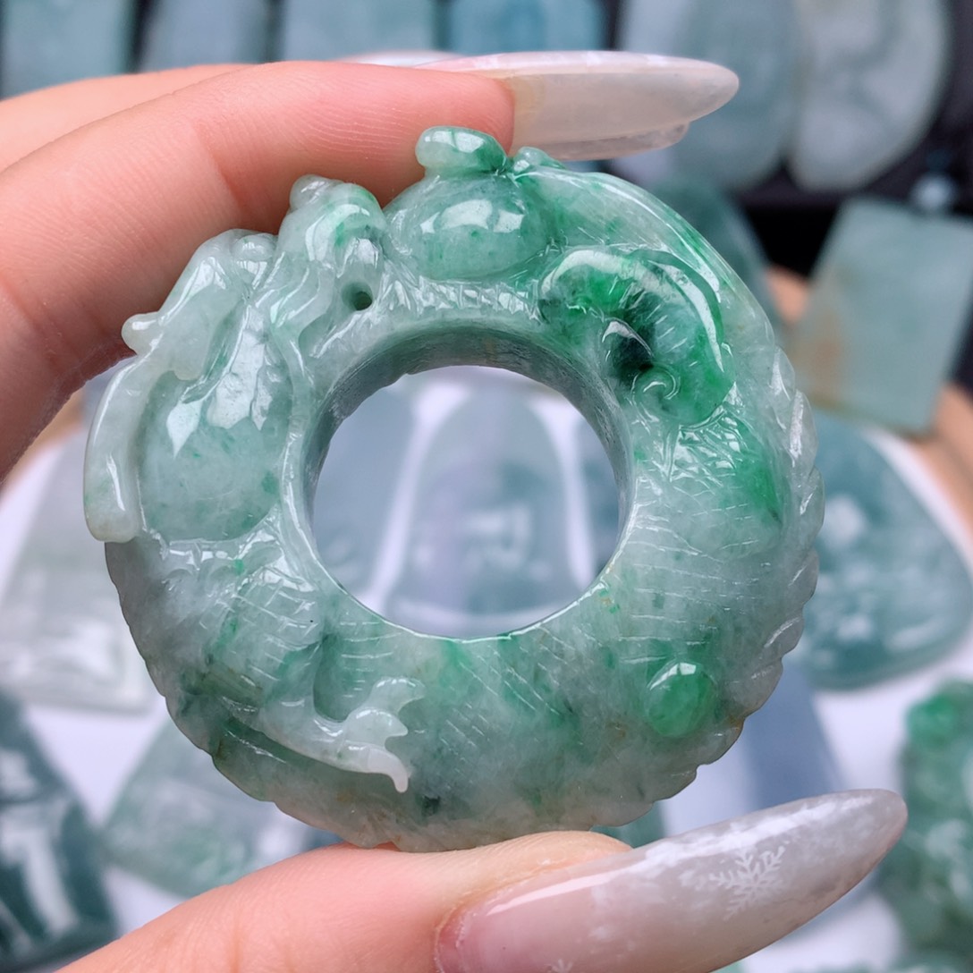 【闪购商品】翡翠颈饰未镶嵌龙扣