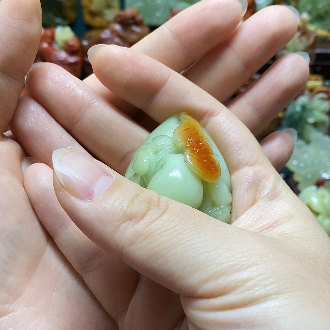 靖***靖岫玉未镶嵌吊坠(赠链)