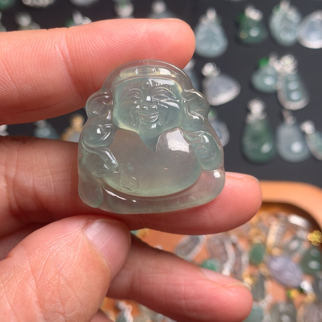 翡翠未镶嵌颈饰財爷