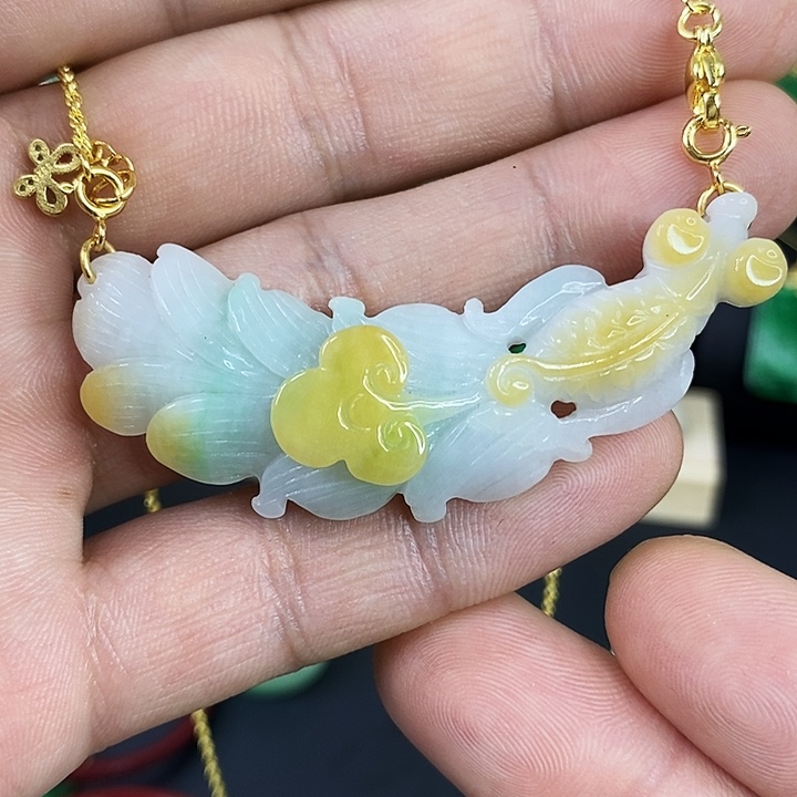 翡翠未镶嵌颈饰吊坠