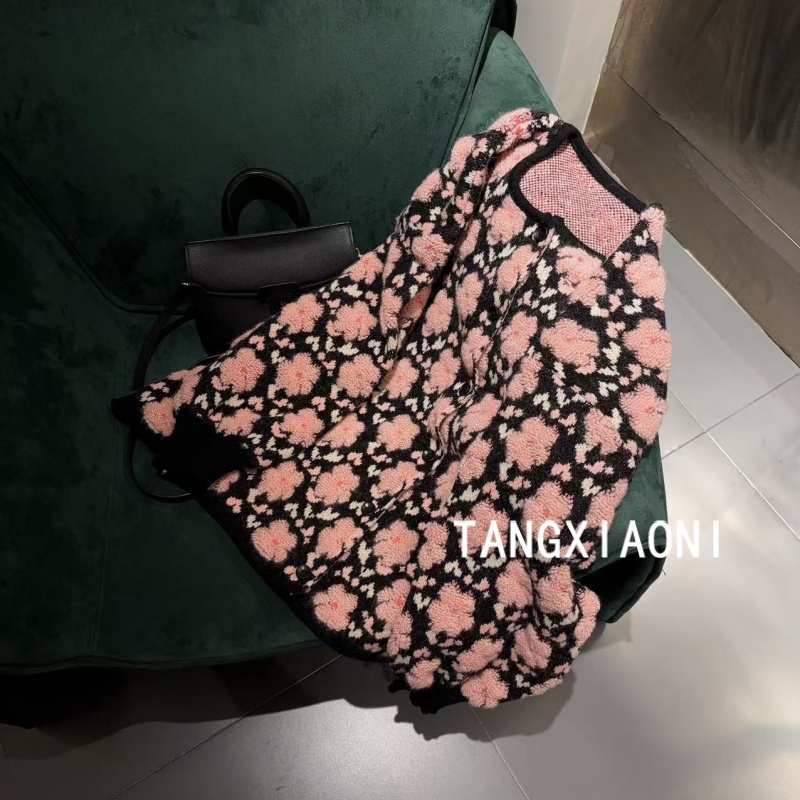 3店 纷粉凹凸浮雕花 大开衫