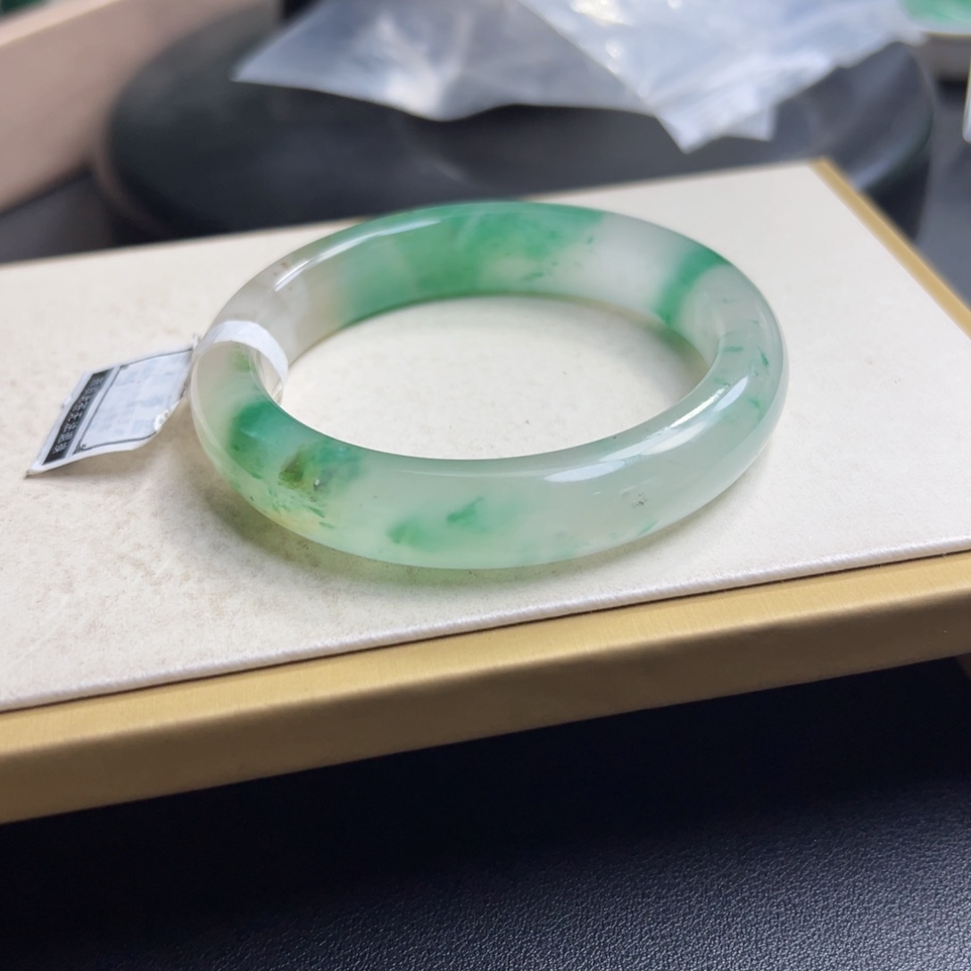 石英质玉手镯未镶嵌56.57